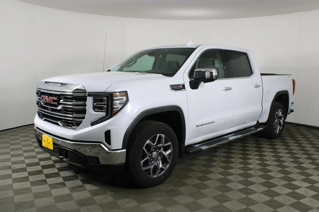 New 2026 Glacier White Tricoat GMC SLT image 3