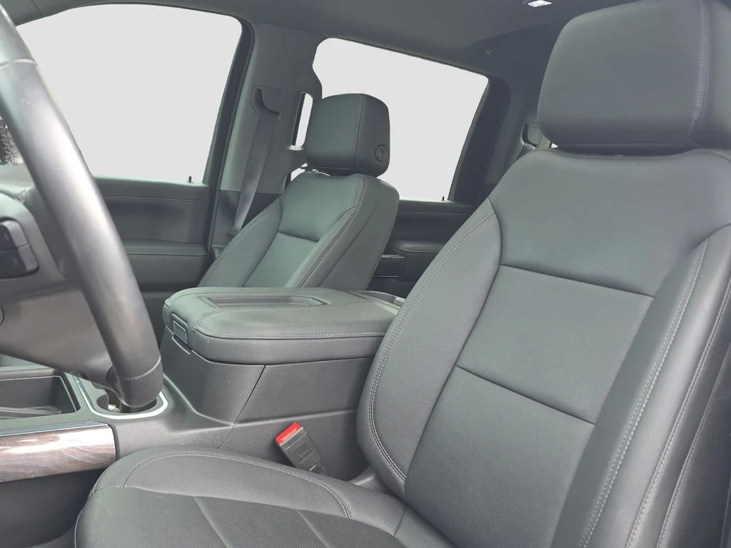 Used 2022 White Chevrolet LTZ image 7