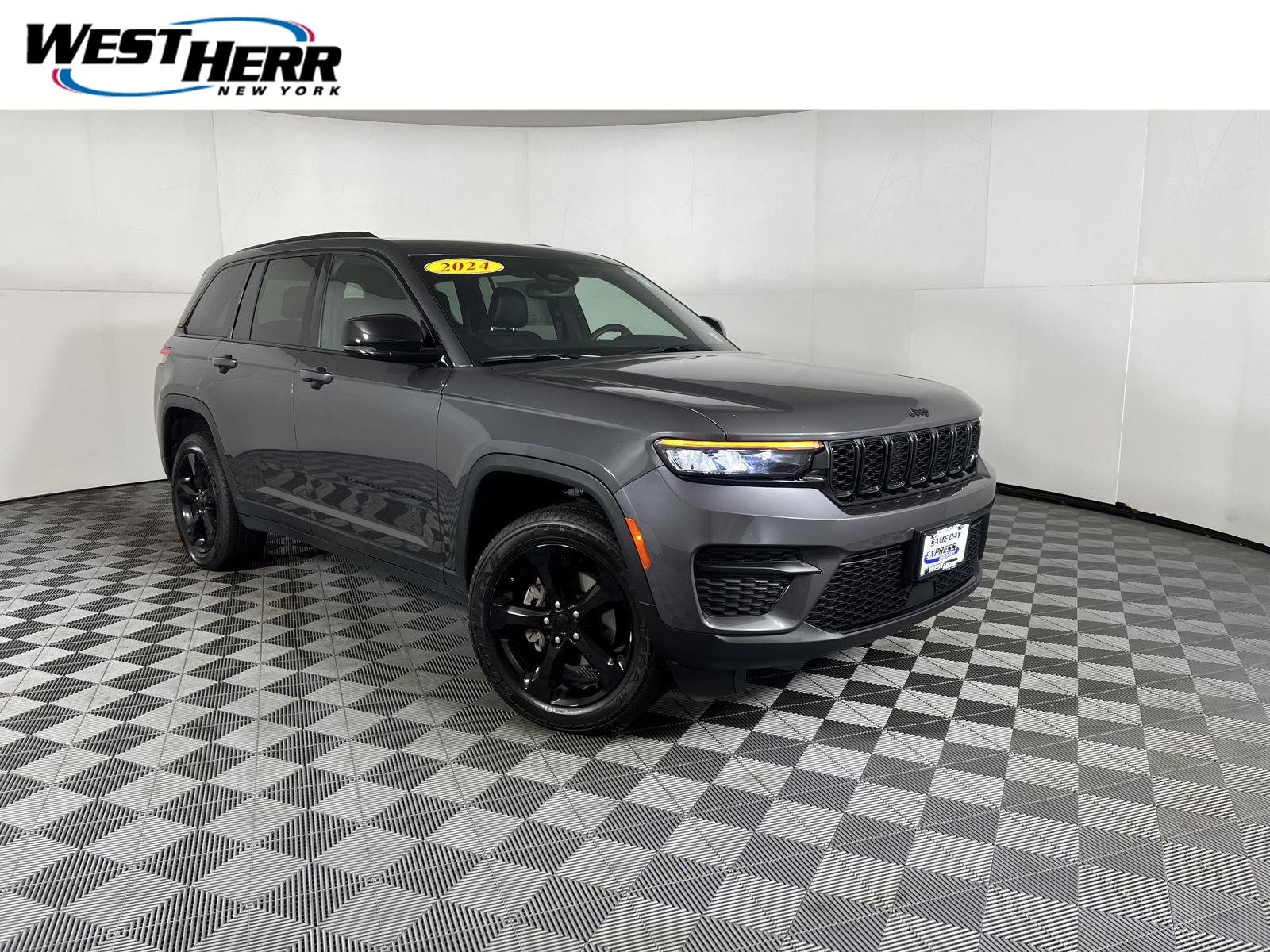 Used 2024 Baltic Gray Metallic Clearcoat Jeep Altitude image 1