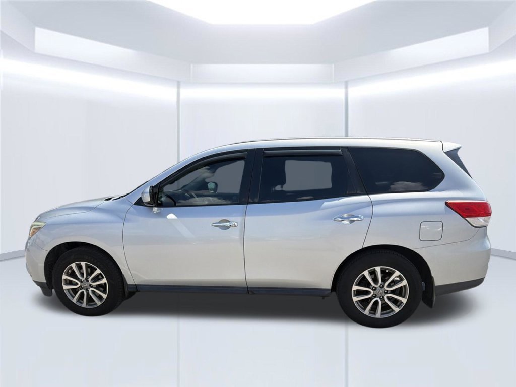 Used 2015 Silver Nissan S image 11