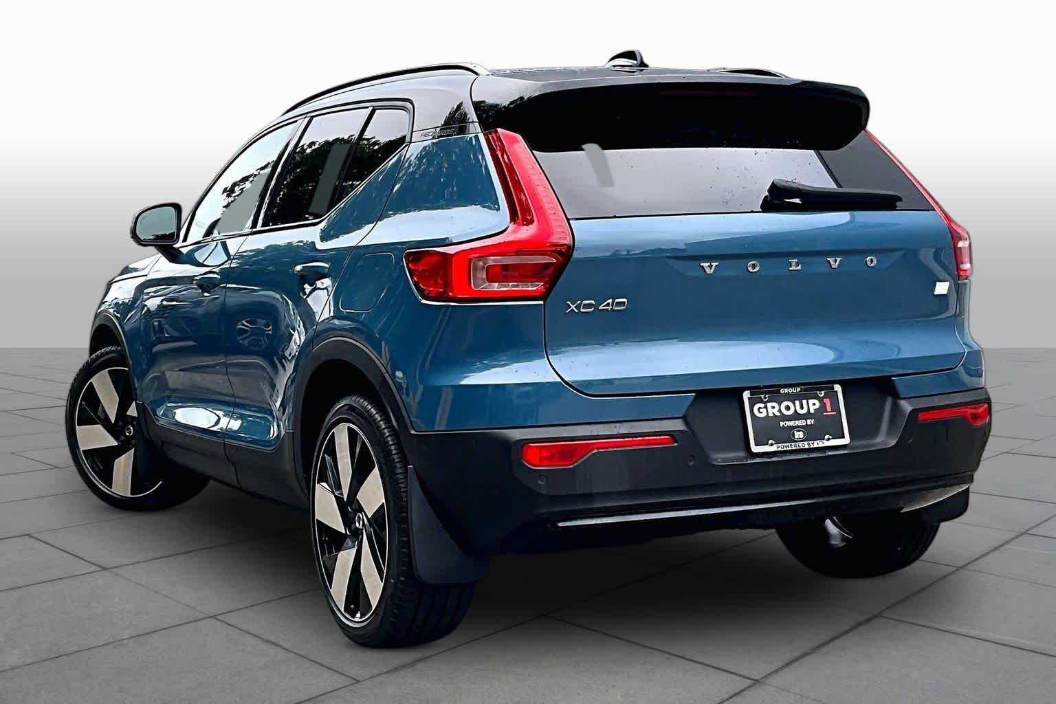 Used 2023 Fjord Blue Metallic Volvo Ultimate image 11