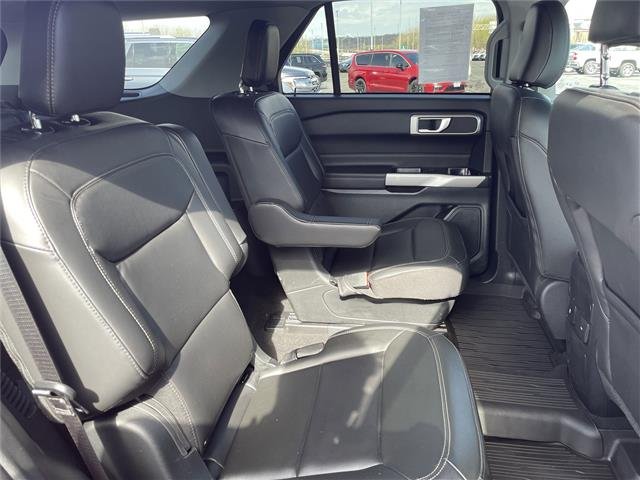 Used 2024 Rapid Red Metallic Tinted Clearcoat Ford XLT image 63