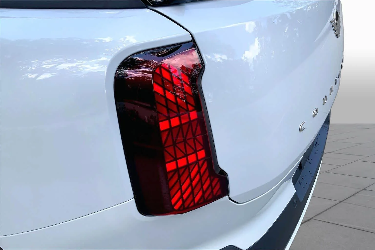 New 2027 Nanuq White Metallic MINI Signature Plus image 14