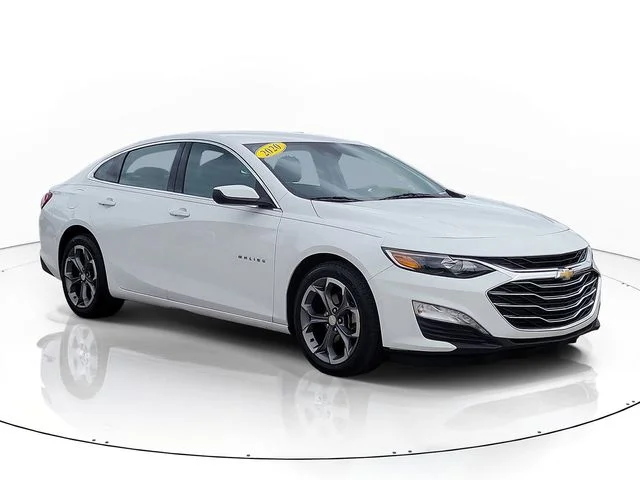 Used 2020 White Chevrolet LT image 3