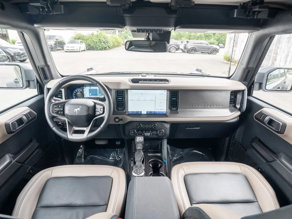 Used 2024 Gray Ford Wildtrak image 17