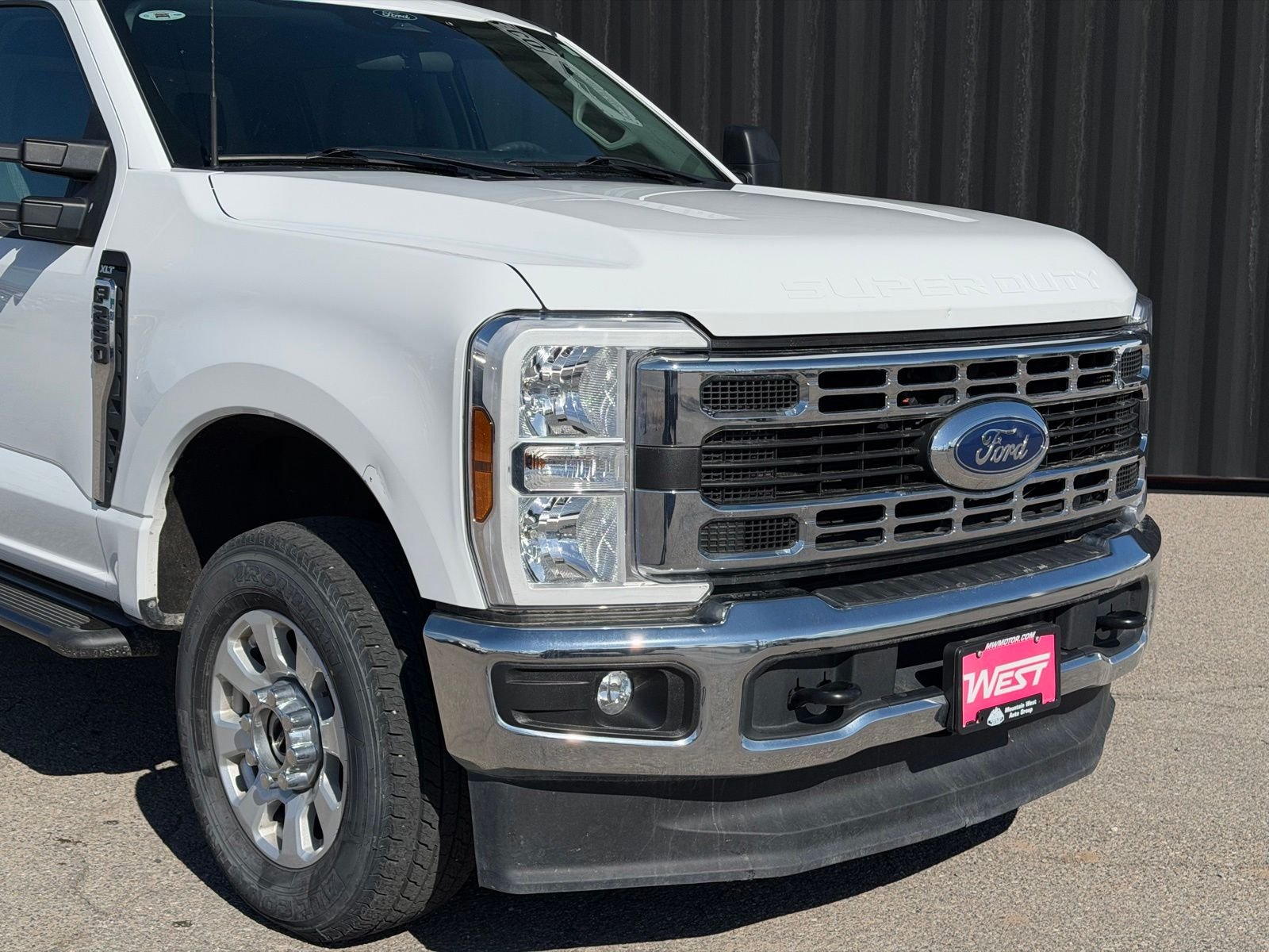 View vehicle photo 3