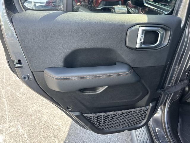 Used 2023 Gray Jeep Mojave image 21