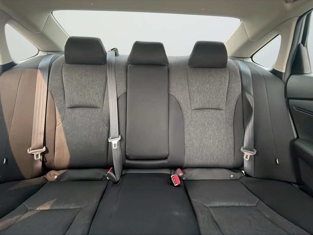 Used 2025 Silver Honda LX image 29