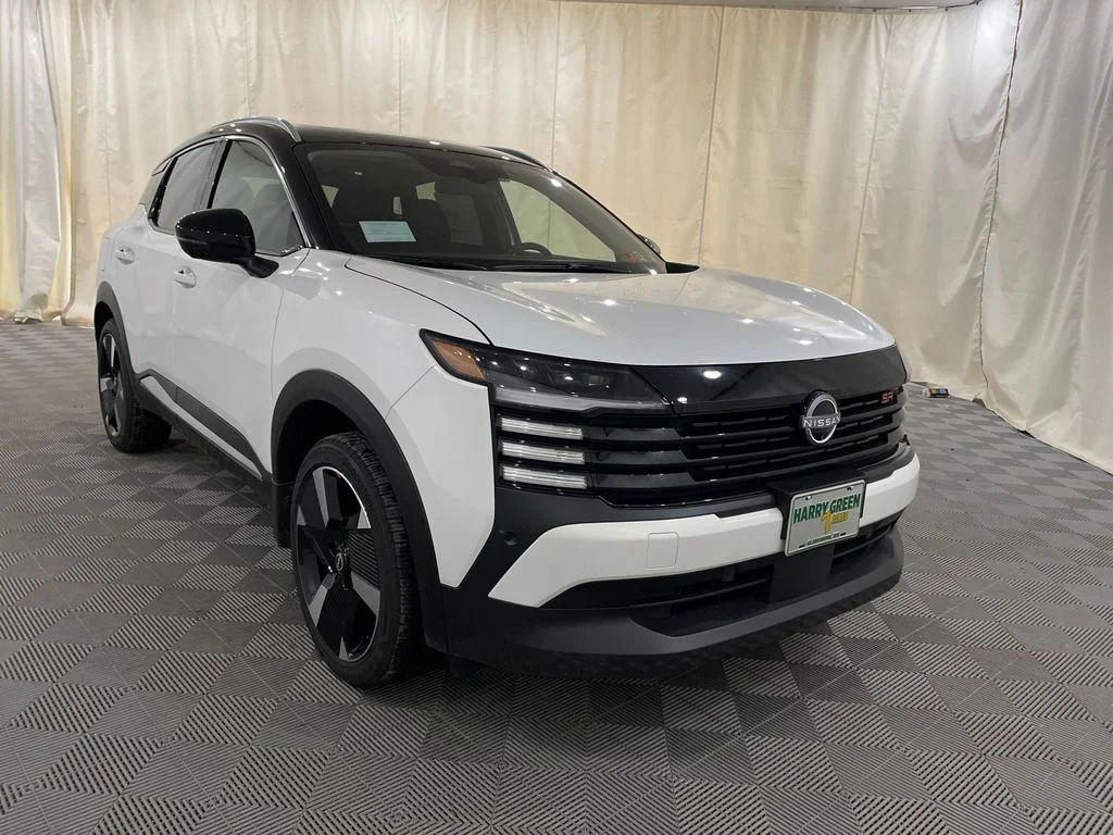 New 2026 Aspen White TriCoat / Super Black Two-tone Nissan SR image 3