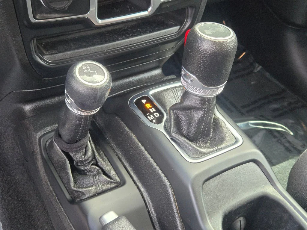 Used 2022 White Jeep Sport 4x4 image 22