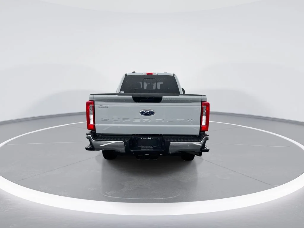 Used 2025 White Ford XL image 7