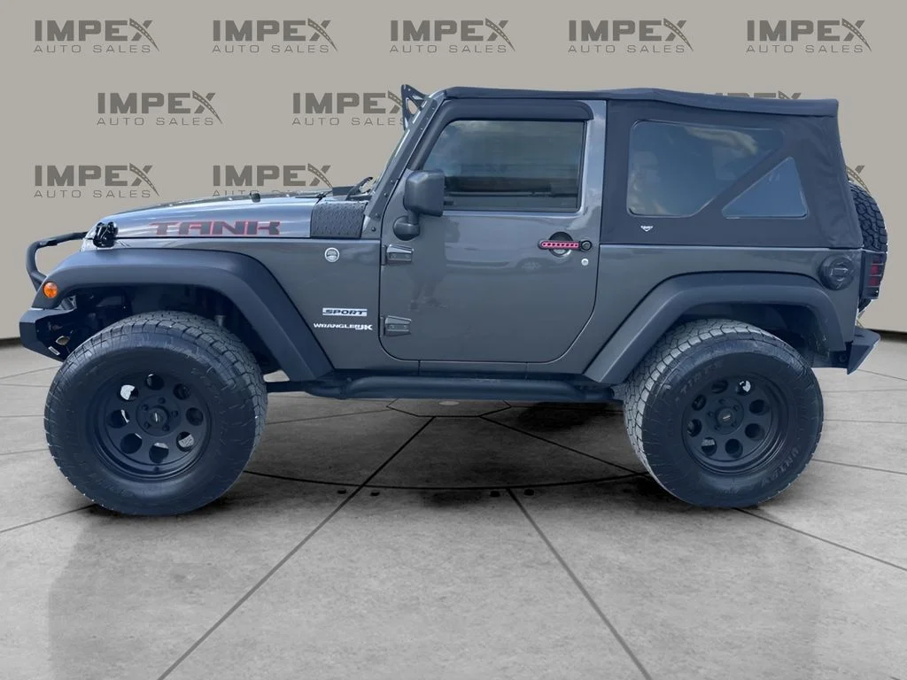 Used 2018 Gray Jeep Sport image 2