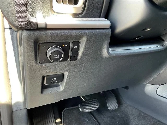 New 2027 Bronze Fire Metallic Tinted Clearcoat Ford Active image 76
