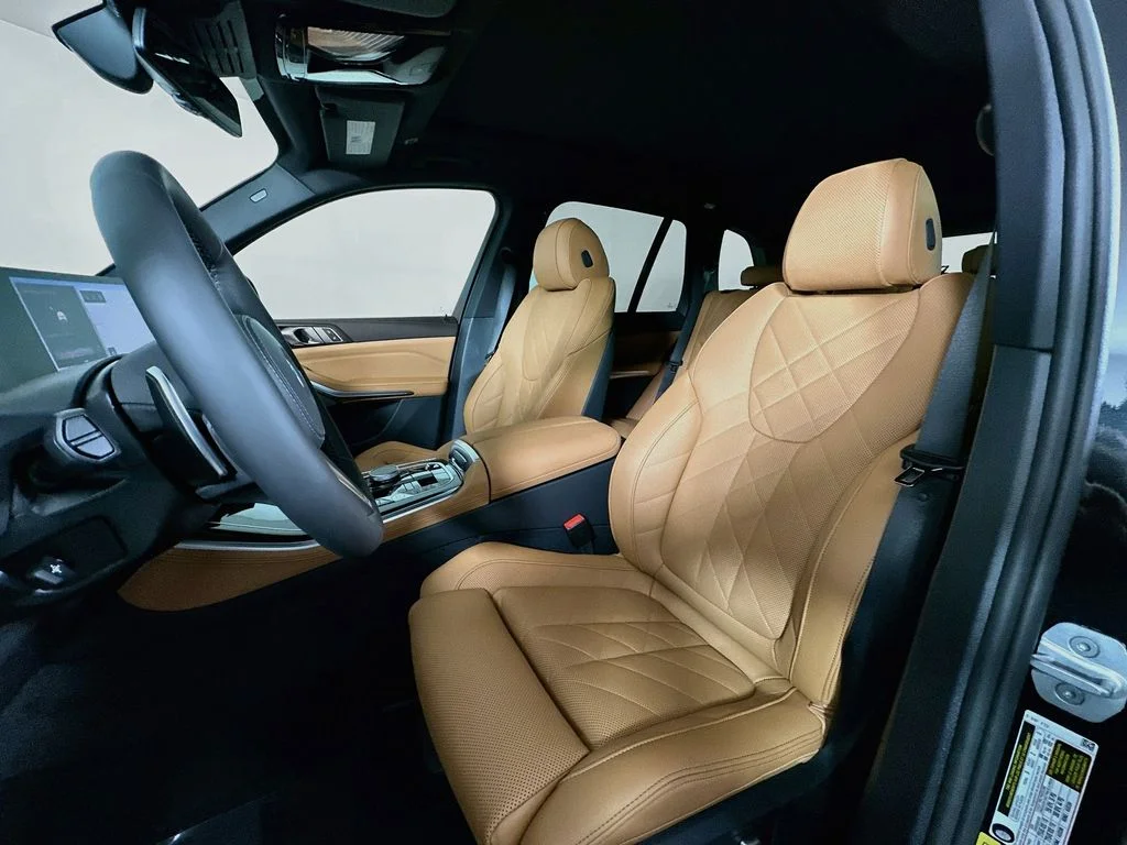 New 2026 Black Sapphire Metallic BMW xDrive50e image 11