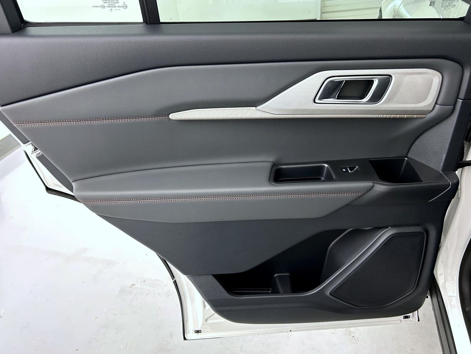 New 2026 Star White Metallic Tri-Coat Ford Active image 22