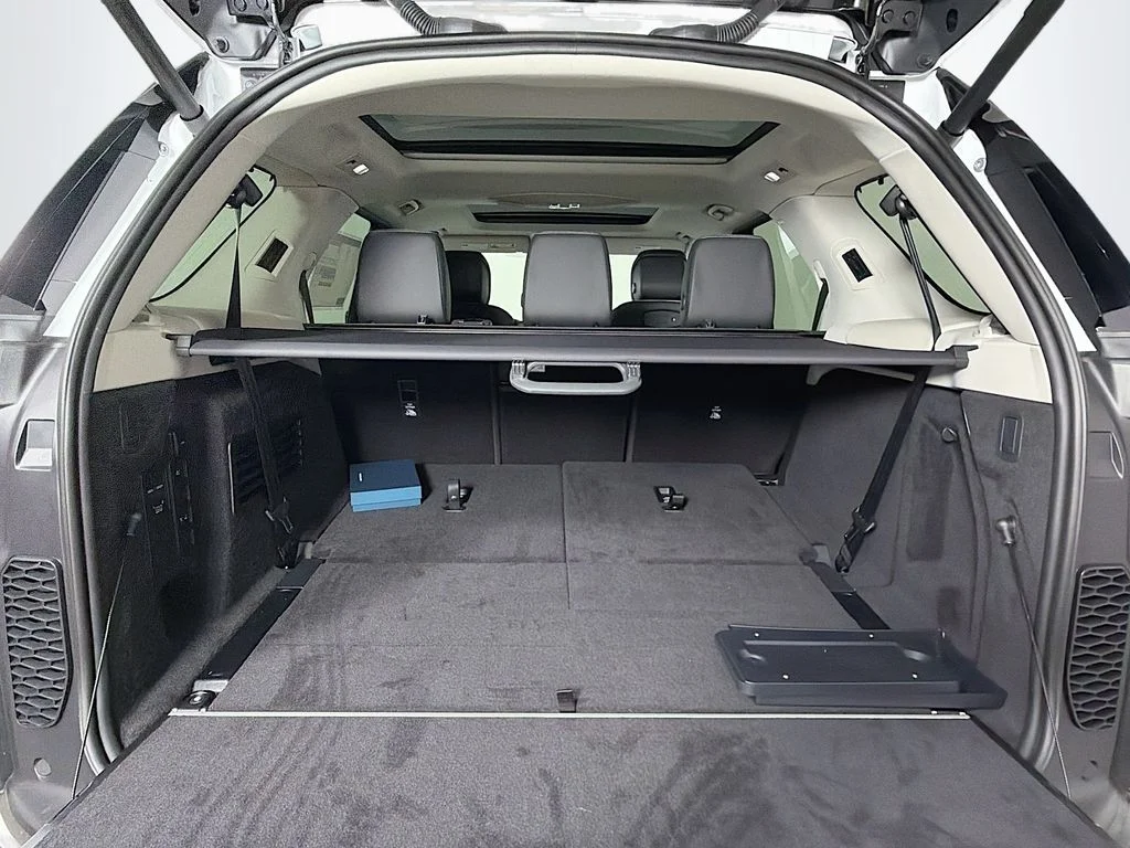 New 2026 Fuji White Land Rover S image 28
