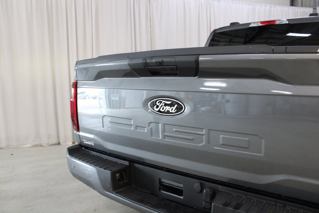 New 2026 Carbonized Gray Metallic Ford XLT image 30