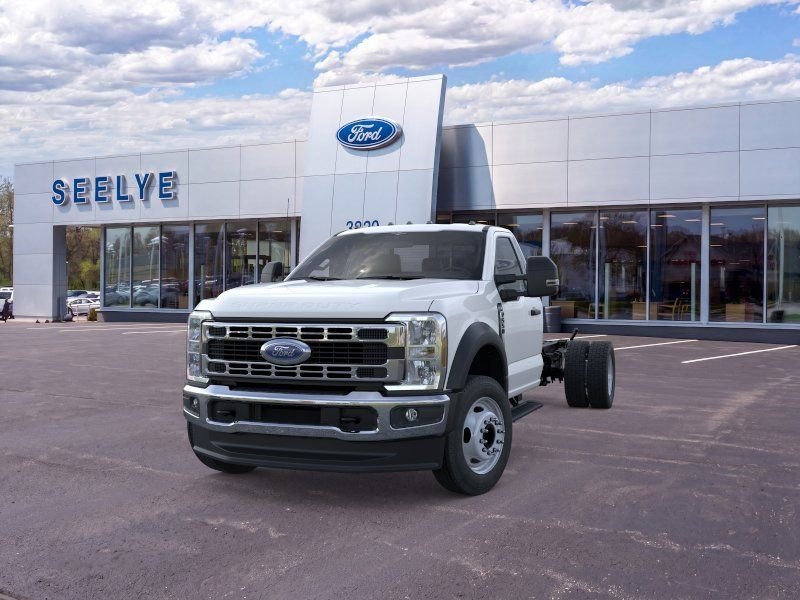 New 2026 Oxford White Ford F-550® XL image 32