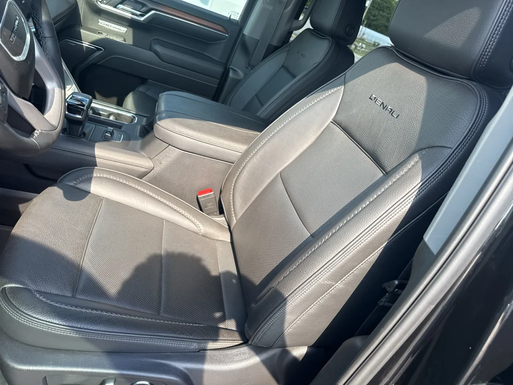 Used 2025 Onyx Black GMC Denali image 15