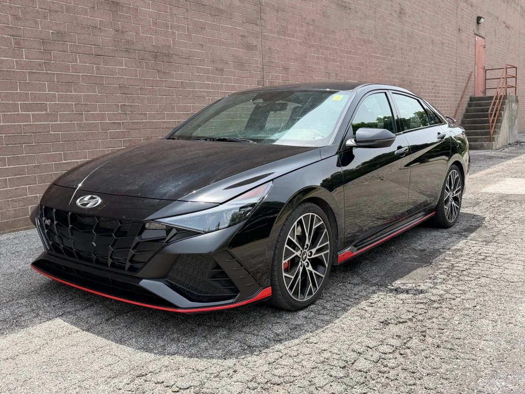 Used 2023 Onyx Black Hyundai Base image 31