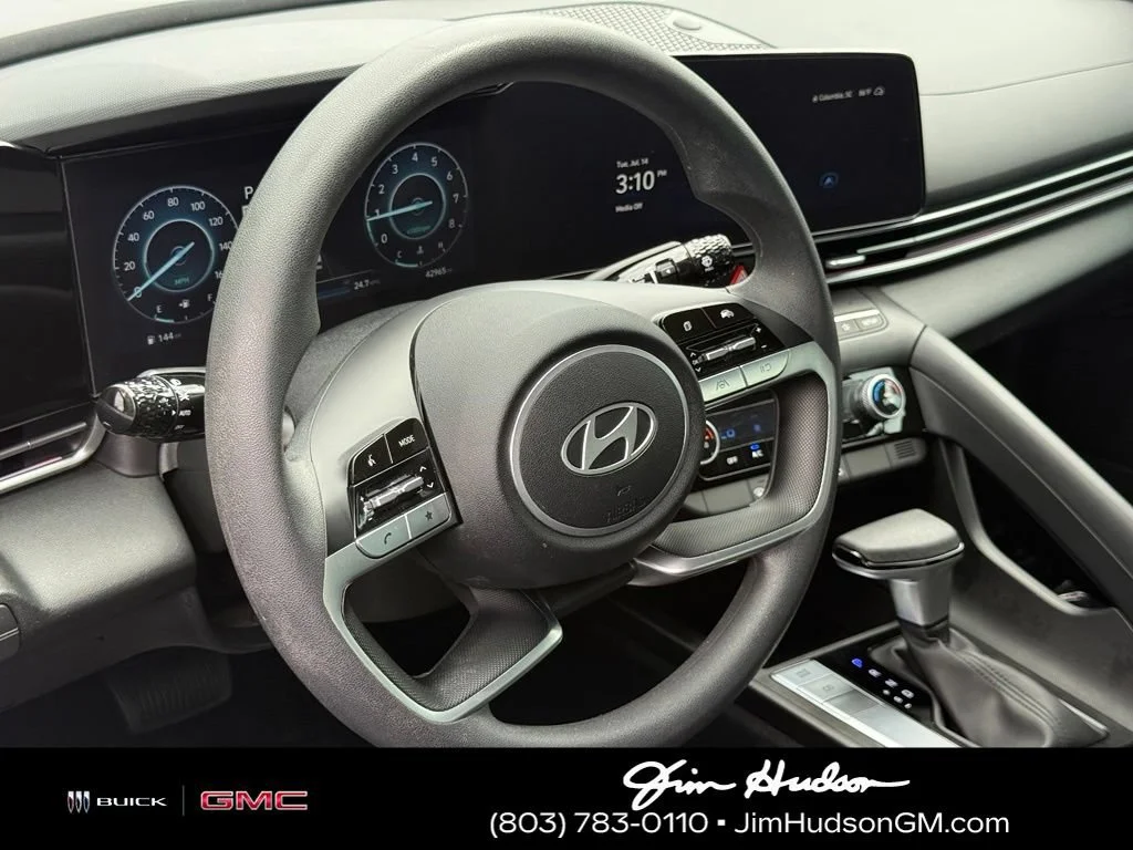 Used 2024 Red Hyundai SEL image 14
