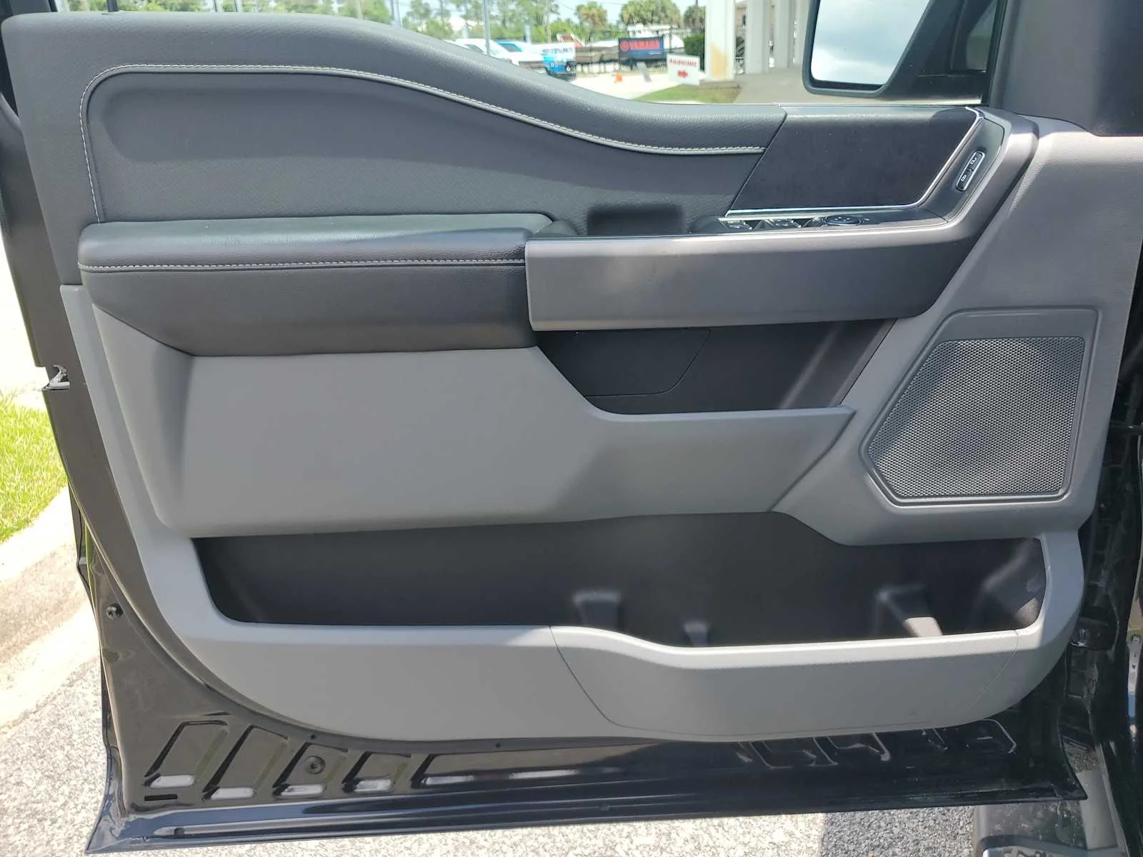 Used 2025 Black Ford XLT image 25