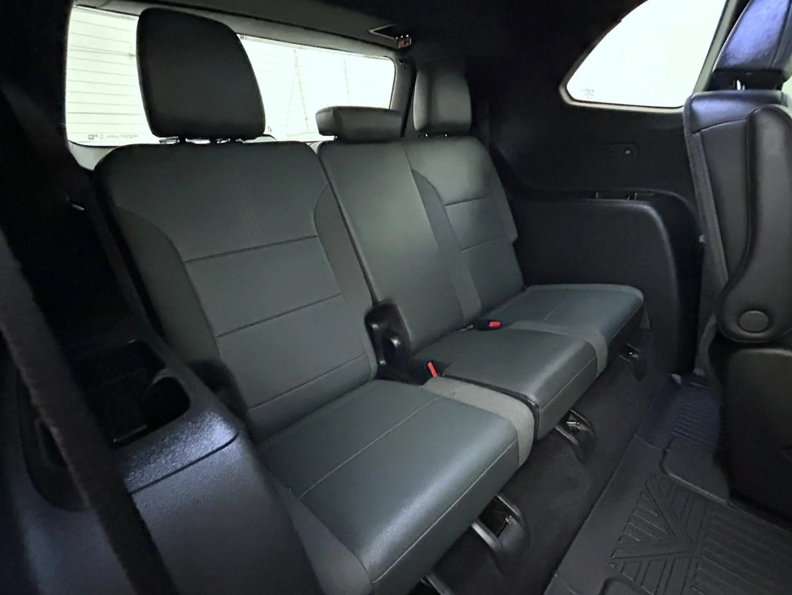 Used 2025 White GMC AT4 image 19