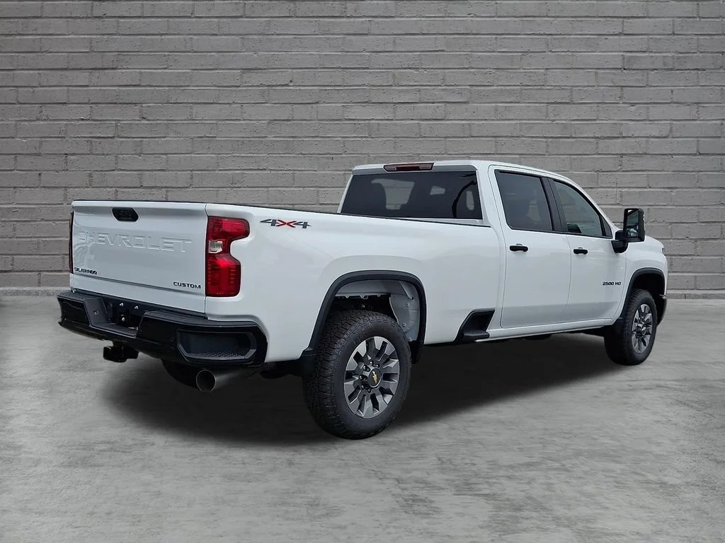New 2026 Summit White Chevrolet Custom image 8
