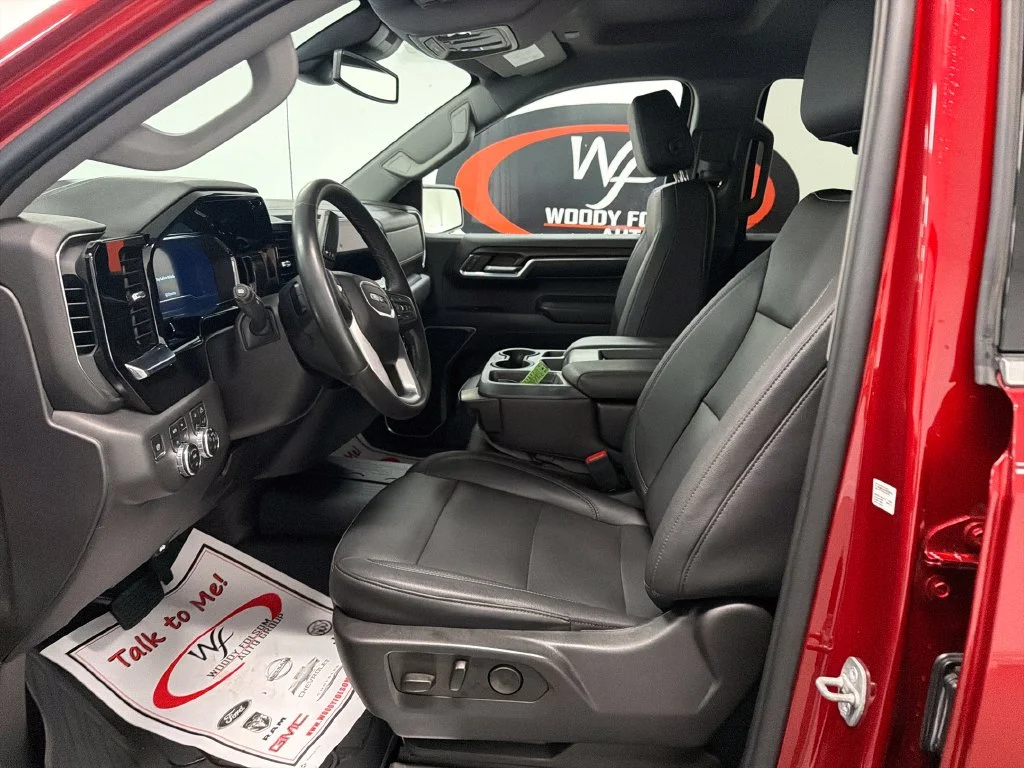 Used 2023 Red GMC SLT image 9