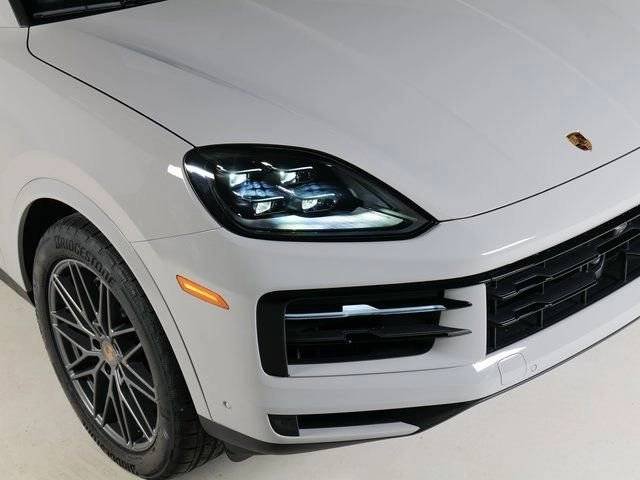 Used 2026 Chalk Porsche  image 31