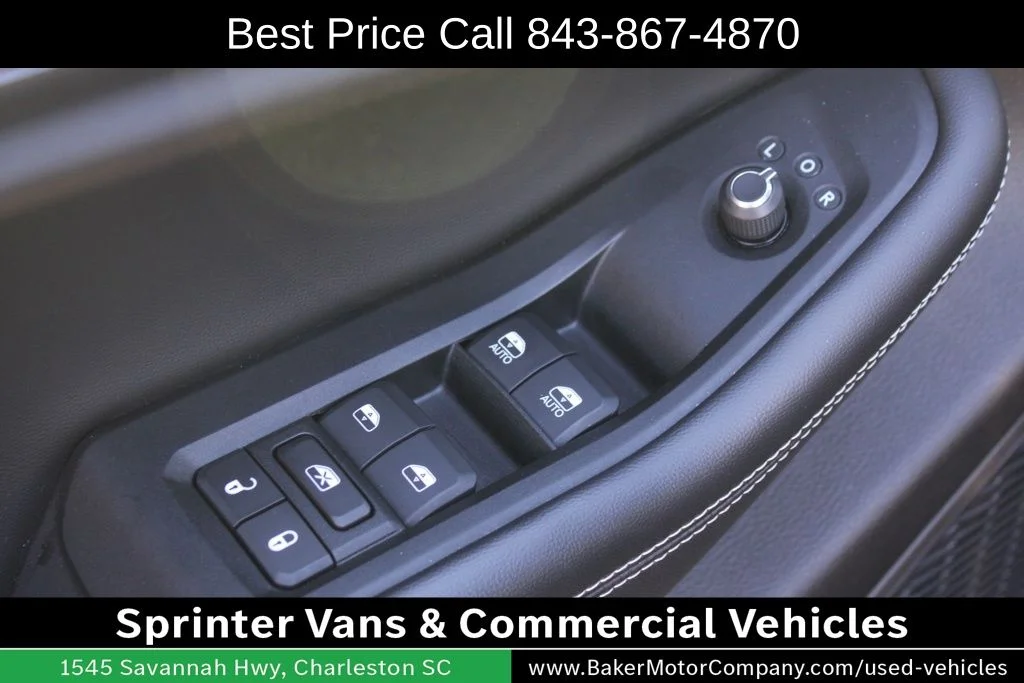 Used 2023 Diamond Black Jeep Altitude X image 16