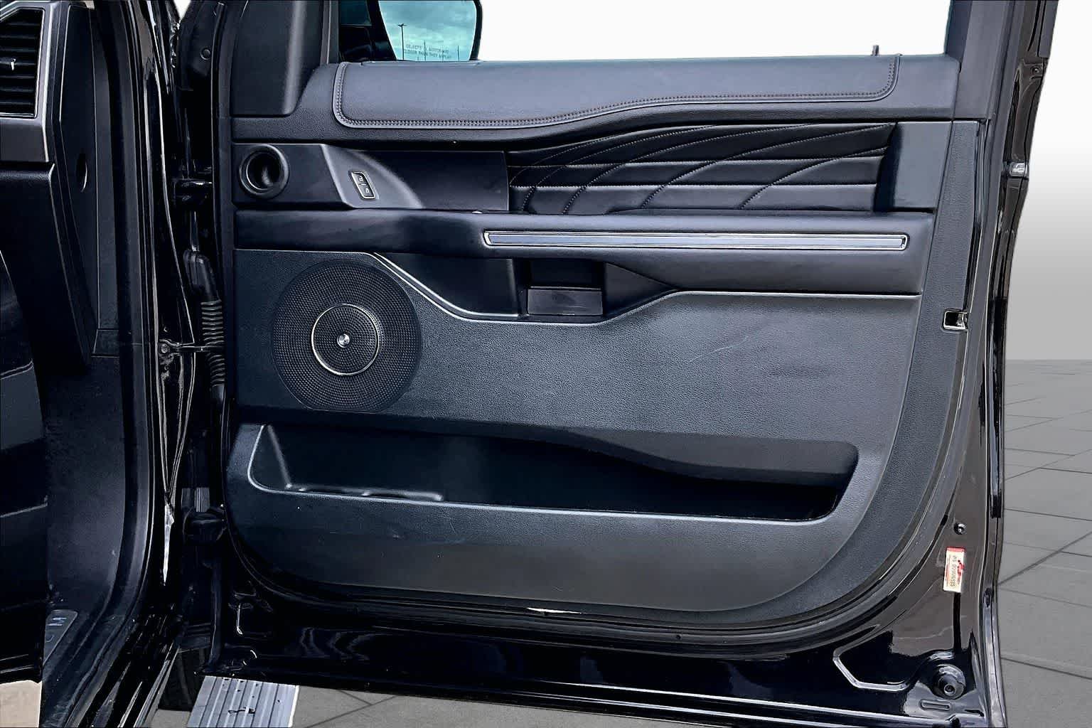 Used 2019 Agate Black Metallic Ford Platinum image 22