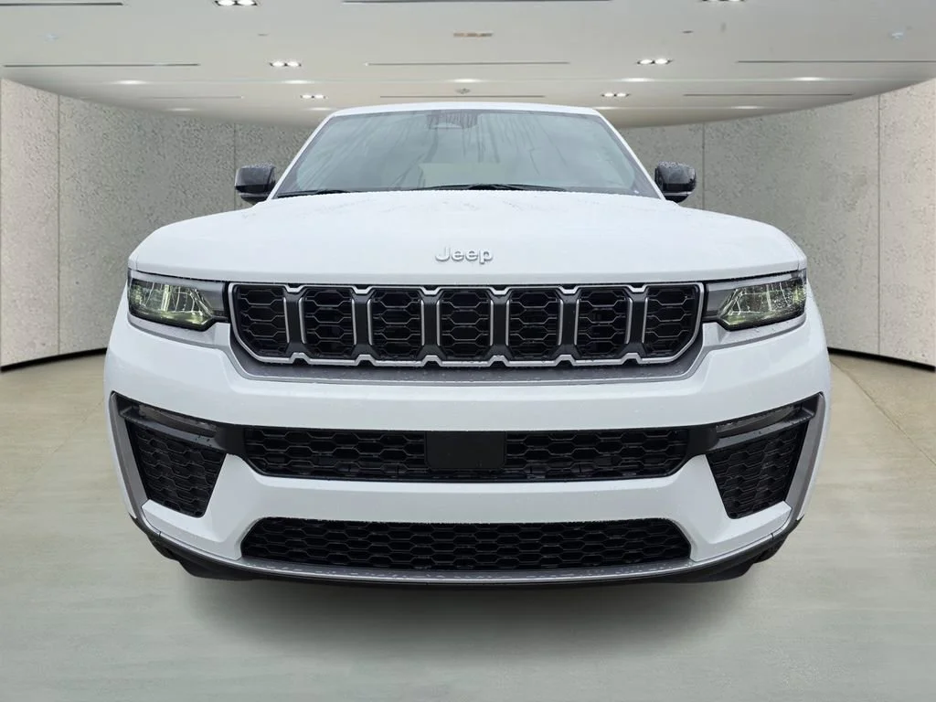 New 2026 Bright White Clear-Coat Exterior Paint Jeep Limited image 2