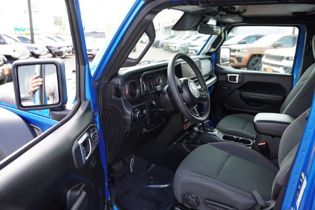 Used 2025 Hydro Blue Pearlcoat Jeep Rubicon image 14