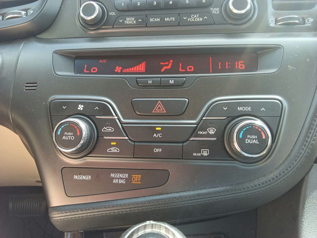 Used 2012 Black Kia EX image 27