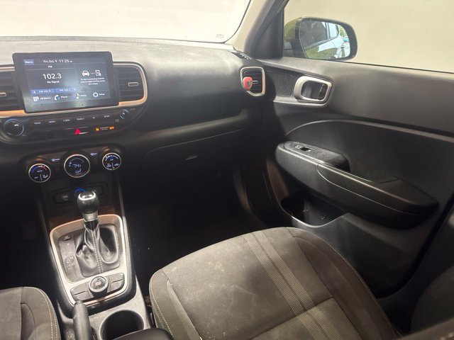 Used 2023 Green Hyundai SEL image 20