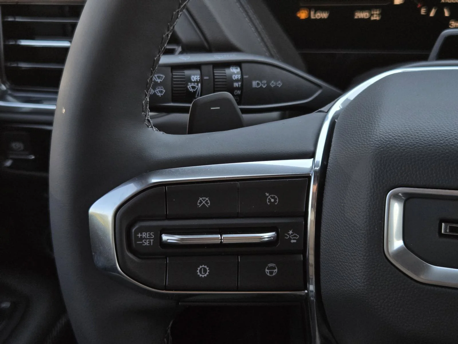 2026 GMC Yukon XL Denali - Photo 11