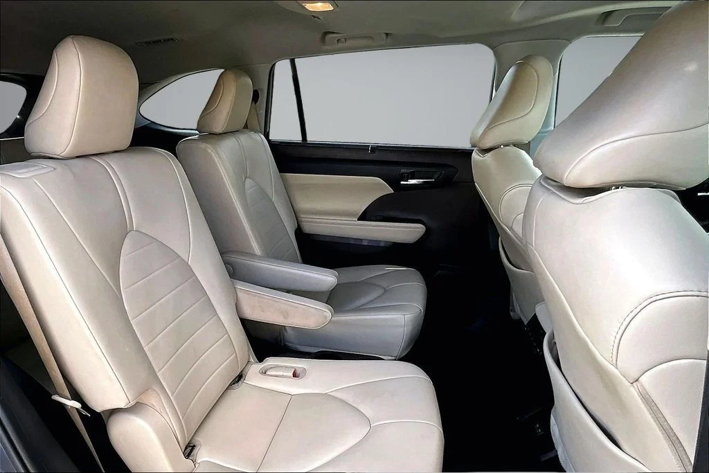 2021 Toyota Highlander XLE - Photo 24