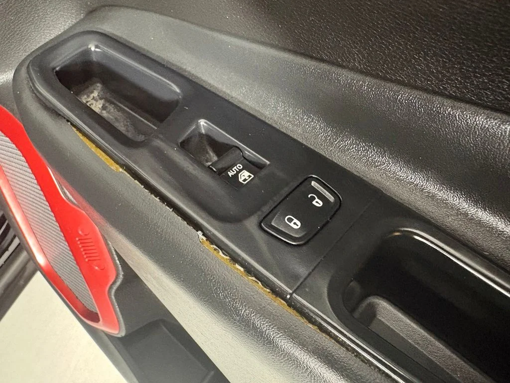 Used 2016 Black Jeep Trailhawk image 13