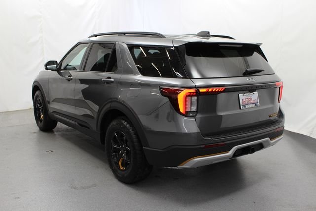 New 2026 Carbonized Gray Metallic Ford Tremor® image 10