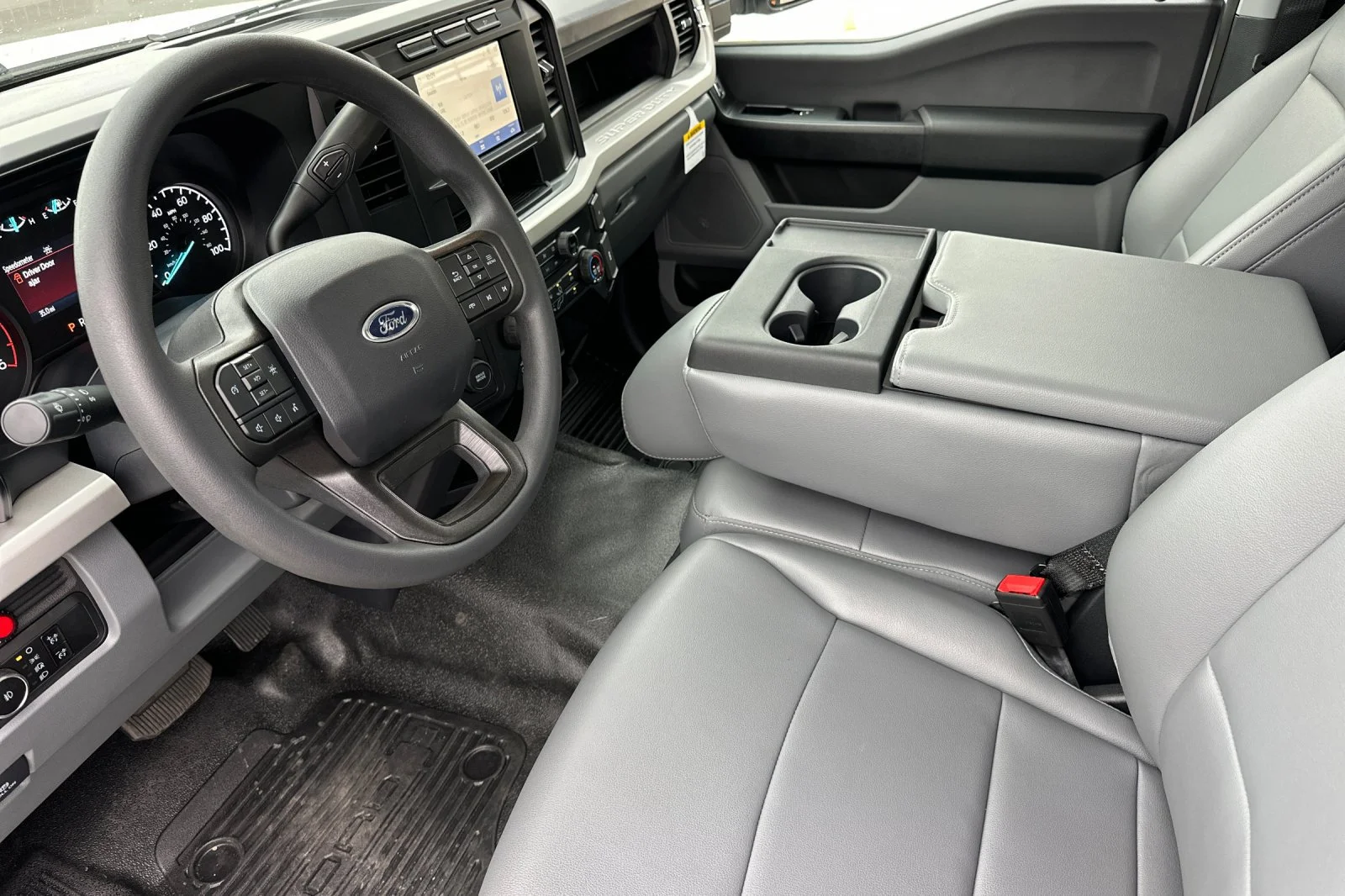 2024 Ford F-450 Super Duty Chassis Cab XL - Photo 9