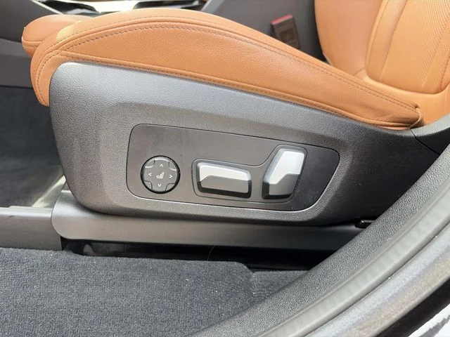 Used 2023 Gray BMW sDrive30i image 21