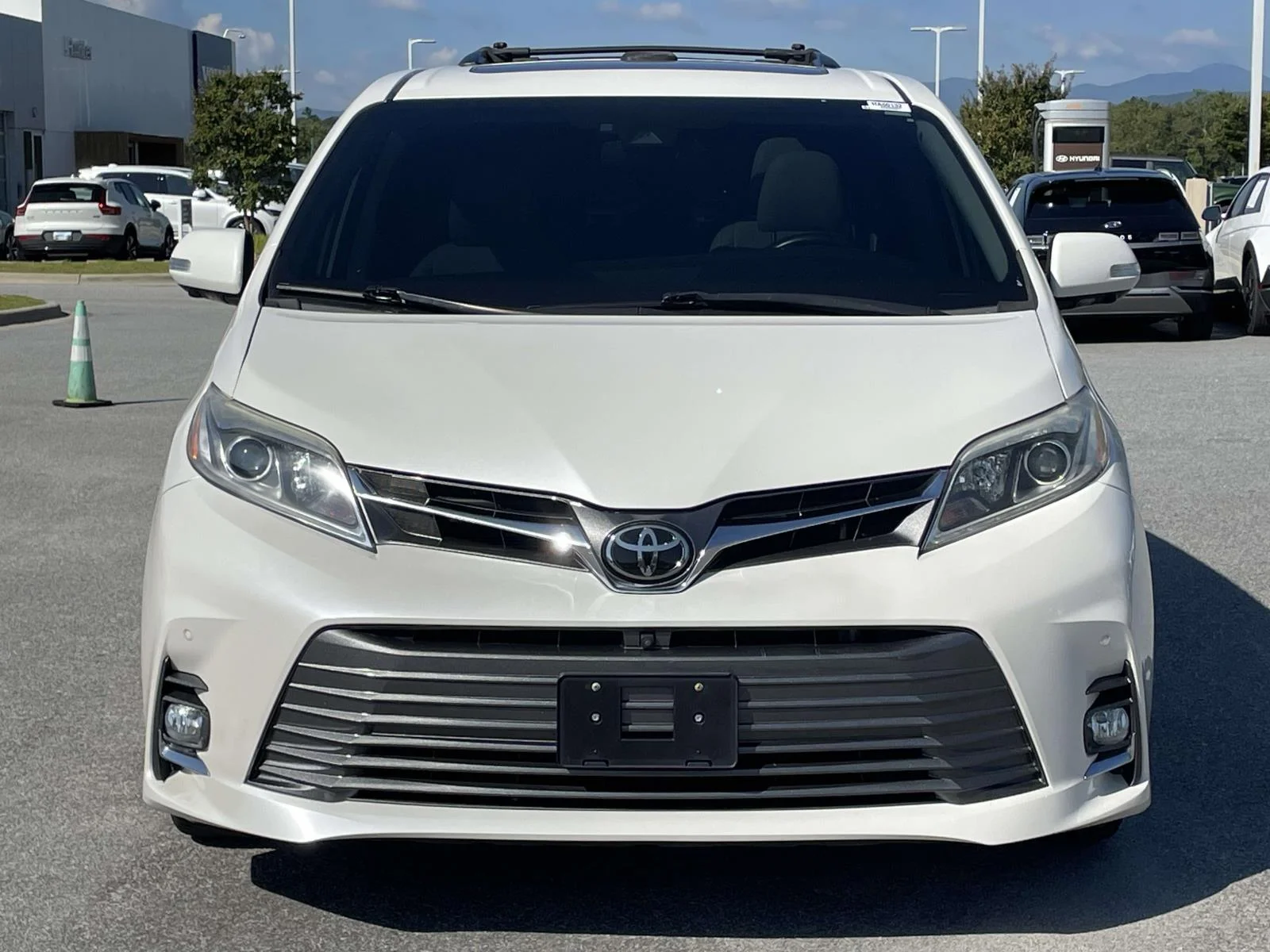 Used 2019 Blizzard Pearl Toyota Limited Premium image 25
