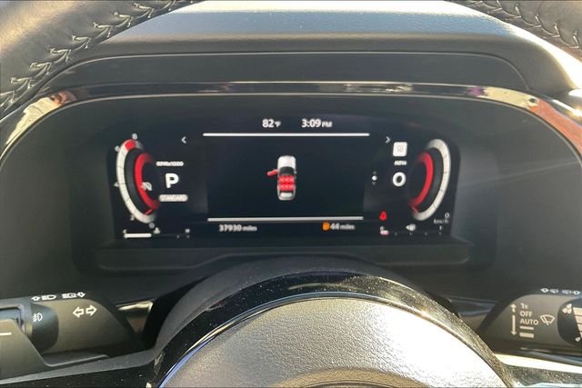 Used 2023 Gray Nissan Platinum image 18