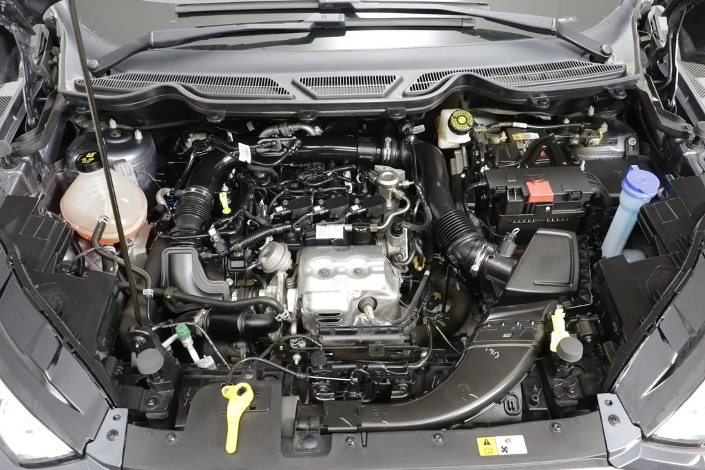 Used 2021 Smoke Metallic Ford SE image 25