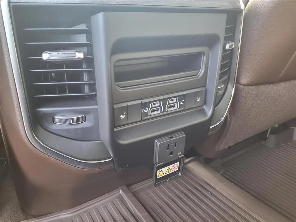 New 2026 Bright White Clear-Coat Exterior Paint RAM Laramie image 30