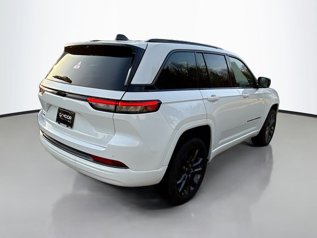 New 2026 Bright White Clear-Coat Exterior Paint Jeep Limited Reserve image 4
