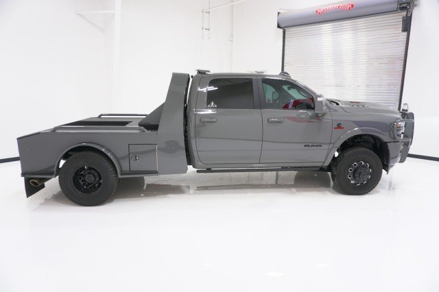 Used 2025 Ceramic Gray Clearcoat Ram Limited image 3