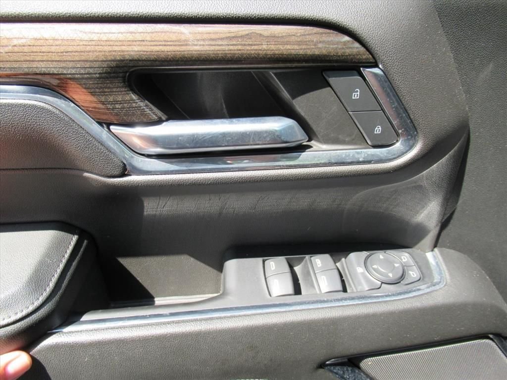 Used 2024 White Chevrolet LT image 19