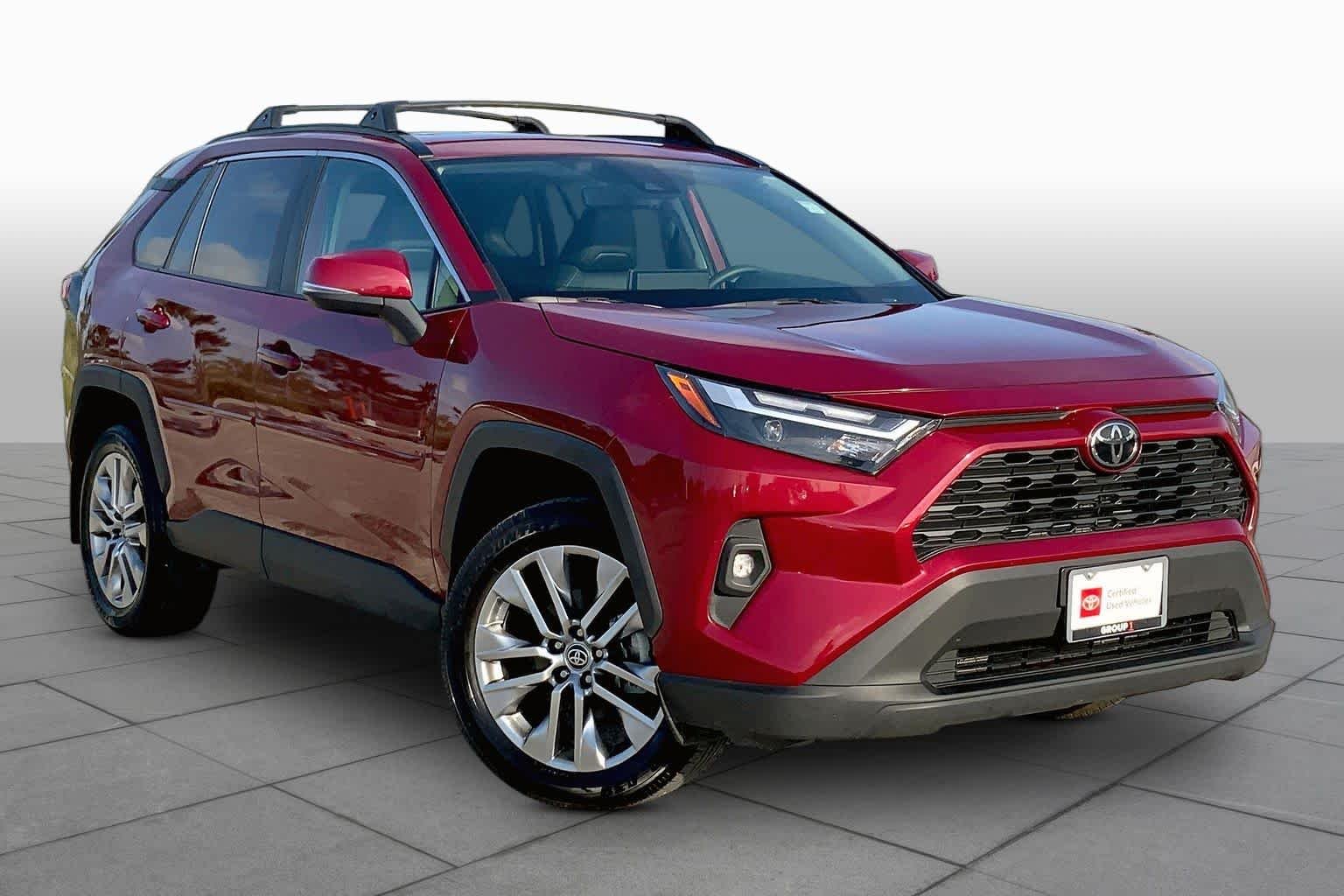Used 2024 Ruby Flare Pearl Toyota XLE Premium image 3